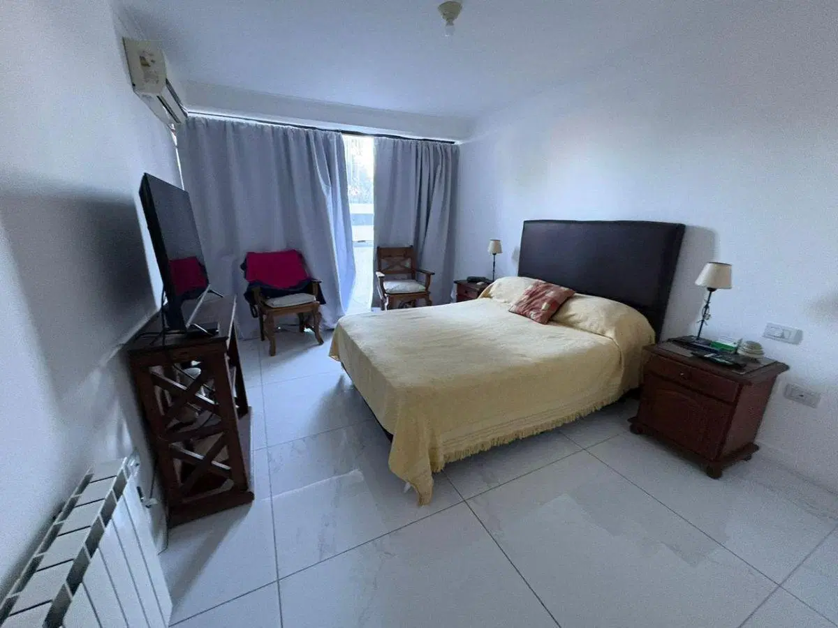 VENTA oportunidad con cochera EDIFICIO DIVA DE GAMA DEPTO DOS DORMITORIOS DOS BAÑOS 5