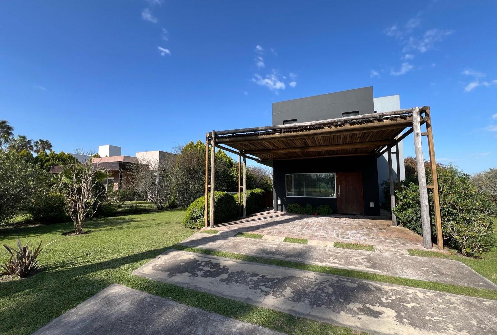 Casa - Puerto Roldan