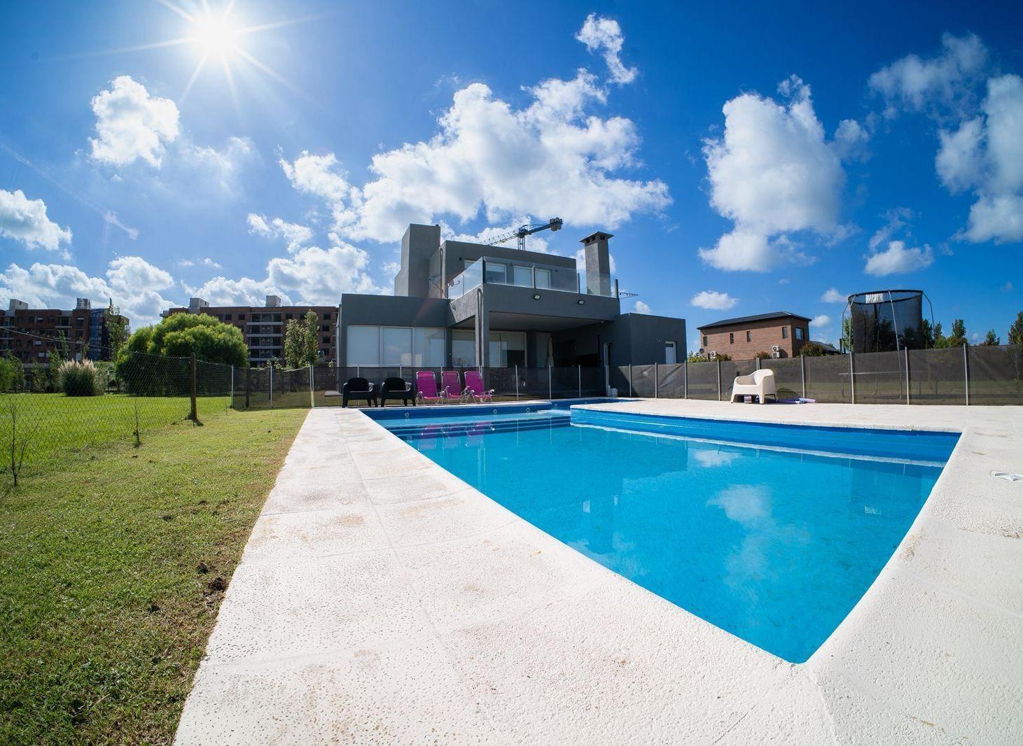 Casa ubicada en Los Pasos del Golf - Fisherton