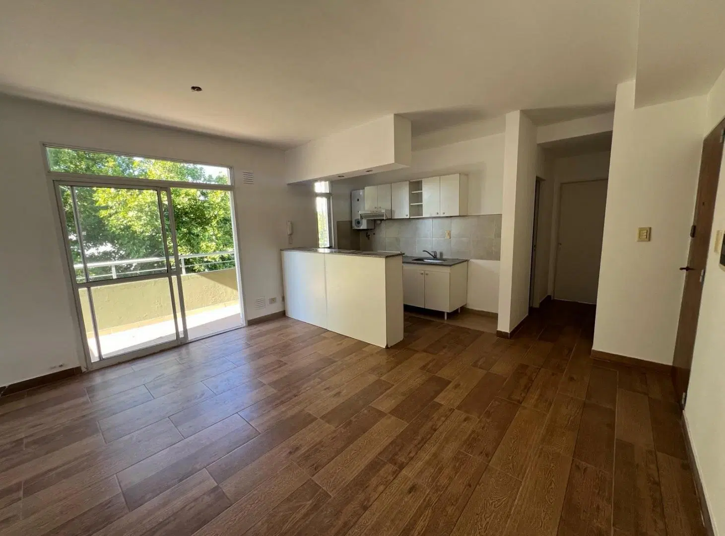 Venta Departamento 1 dormitorio con doble balcon, Echesortu. 5