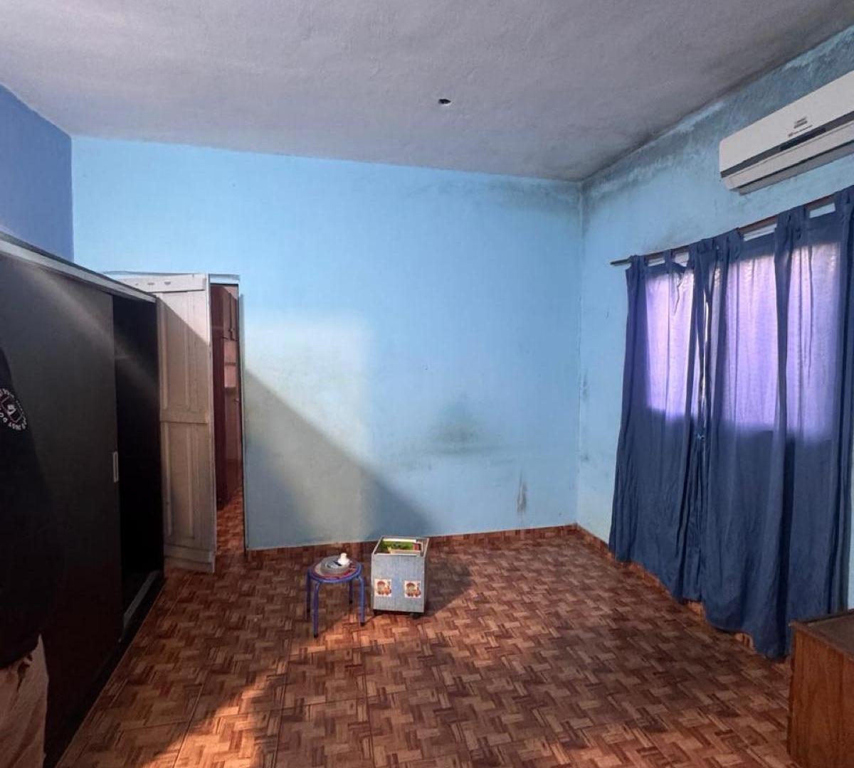 Foto de VENTA CASA AL FRENTE CON GRAN JARDIN EN VILLA GOBERNADOR GALVEZ, imagen 3