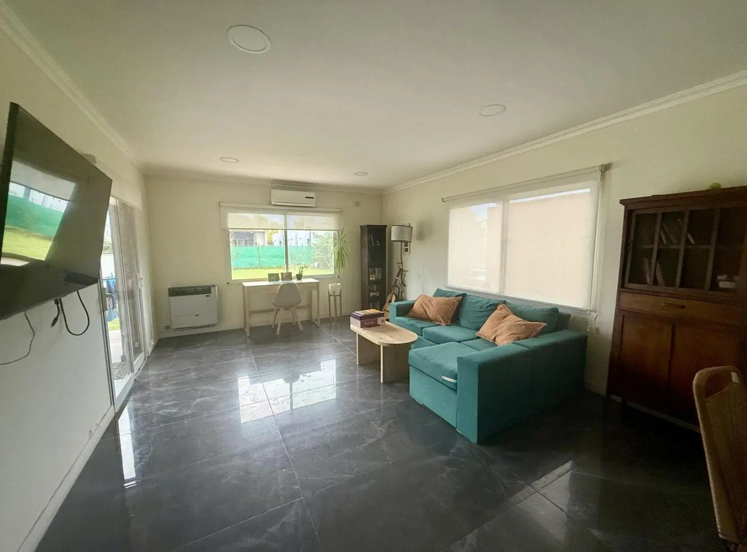 Casa de 3 habitaciones, cocheras, jardín y piscina en Acequias del Aire 8