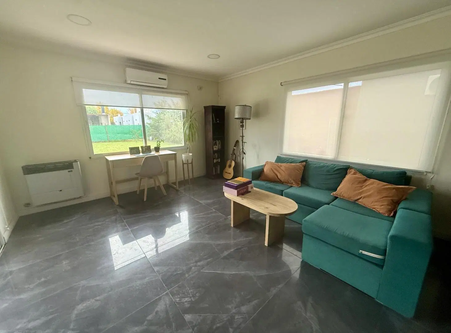 Casa de 3 habitaciones, cocheras, jardín y piscina en Acequias del Aire 5