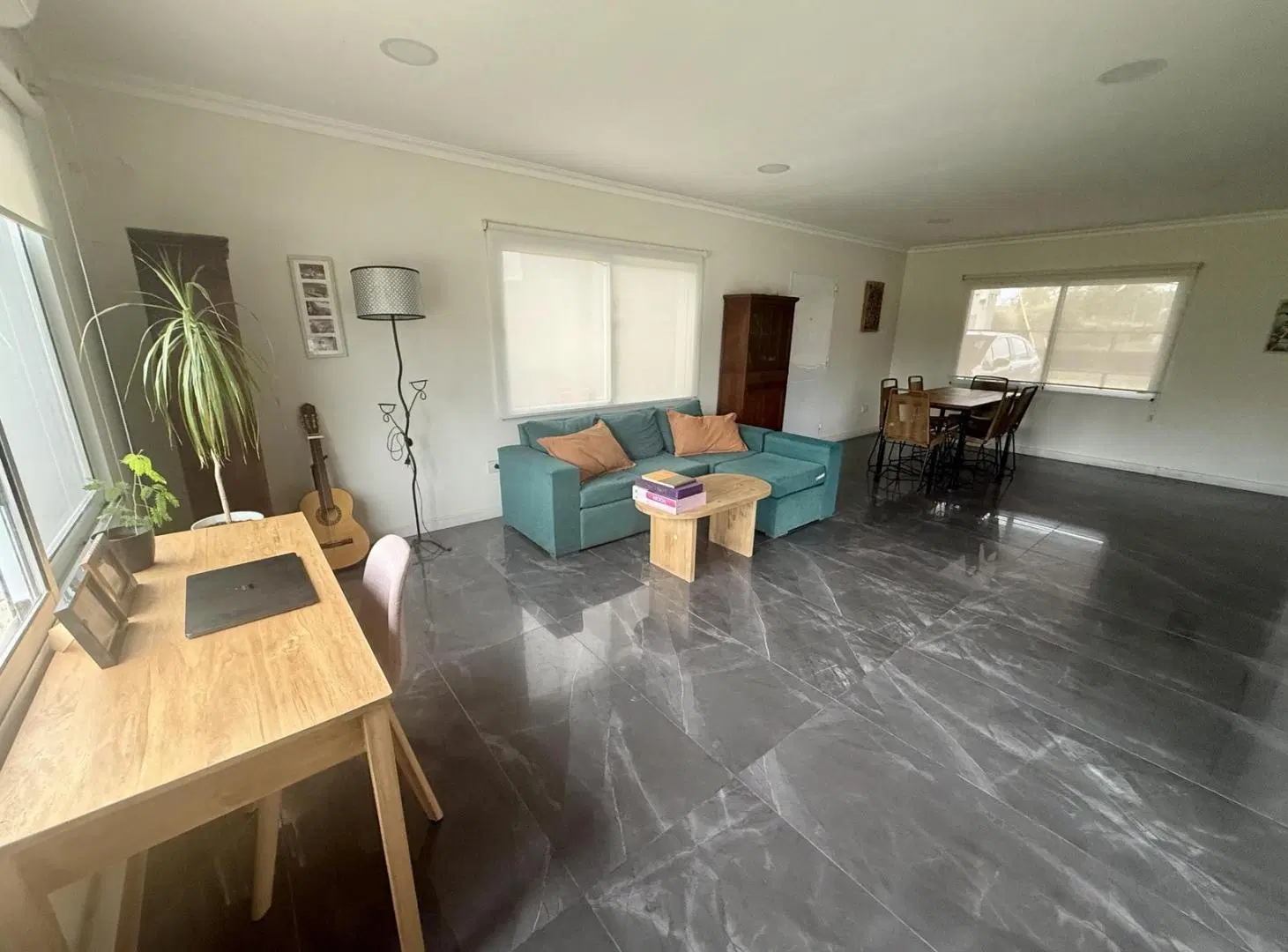 Casa de 3 habitaciones, cocheras, jardín y piscina en Acequias del Aire 1
