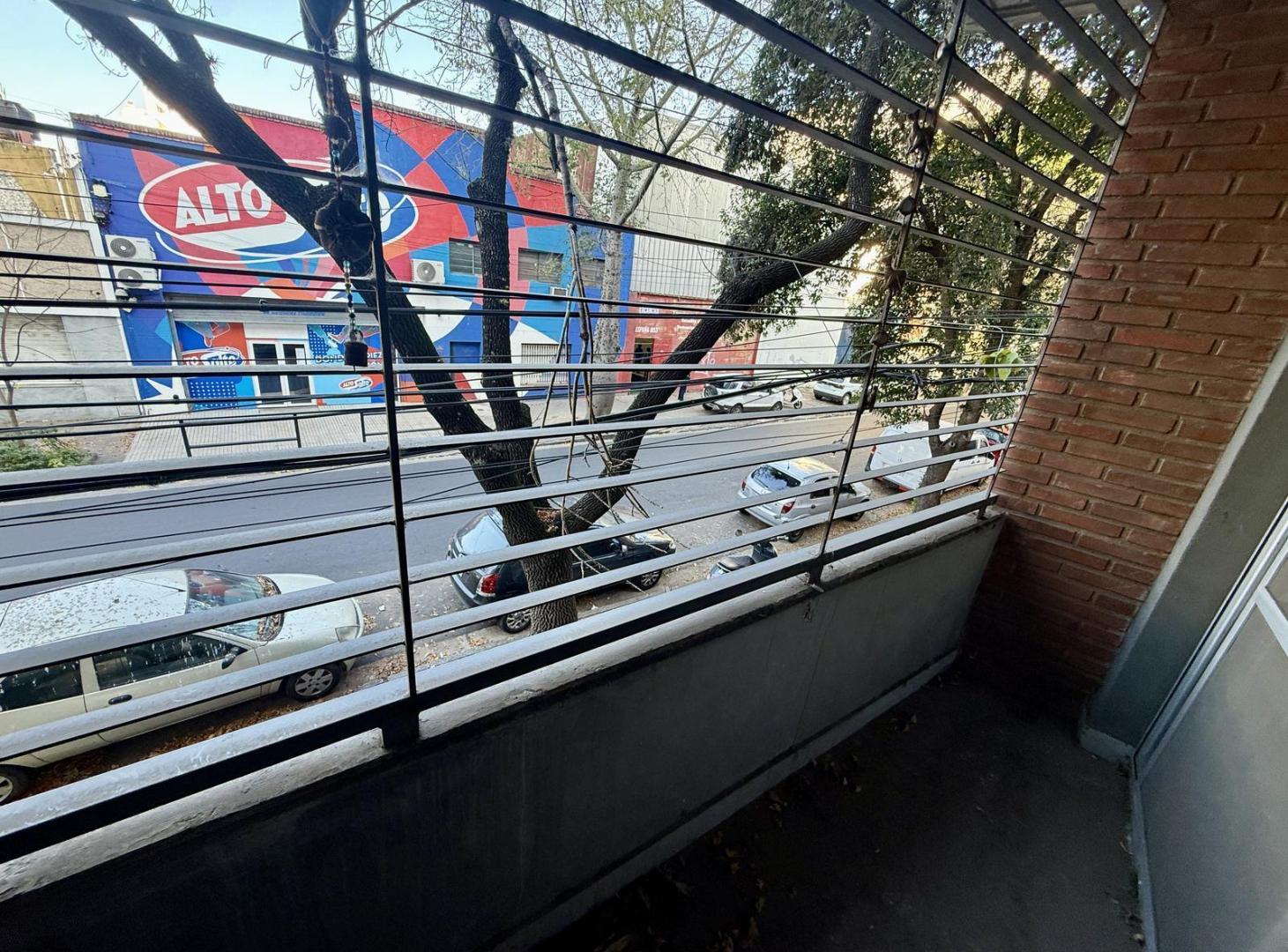 Foto de Departamento 1 dormitorio con cochera y balcón terraza con parrillero, imagen 4