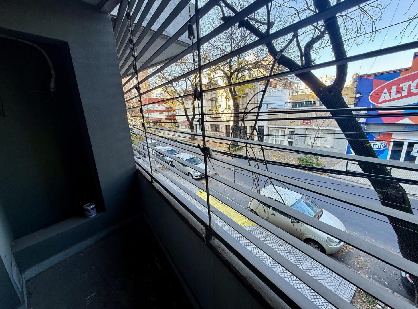 Foto de Departamento 1 dormitorio con cochera y balcón terraza con parrillero, imagen 3
