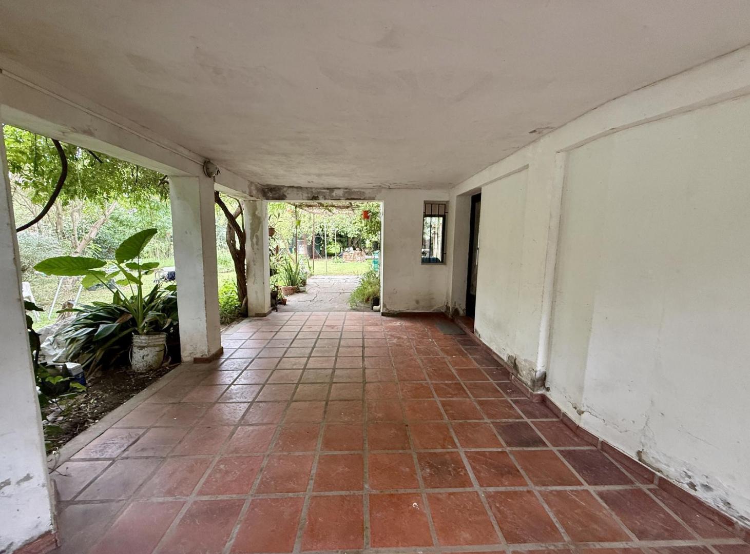 Foto de Casa de 4 habitaciones, cochera y jardín en Funes, imagen 2