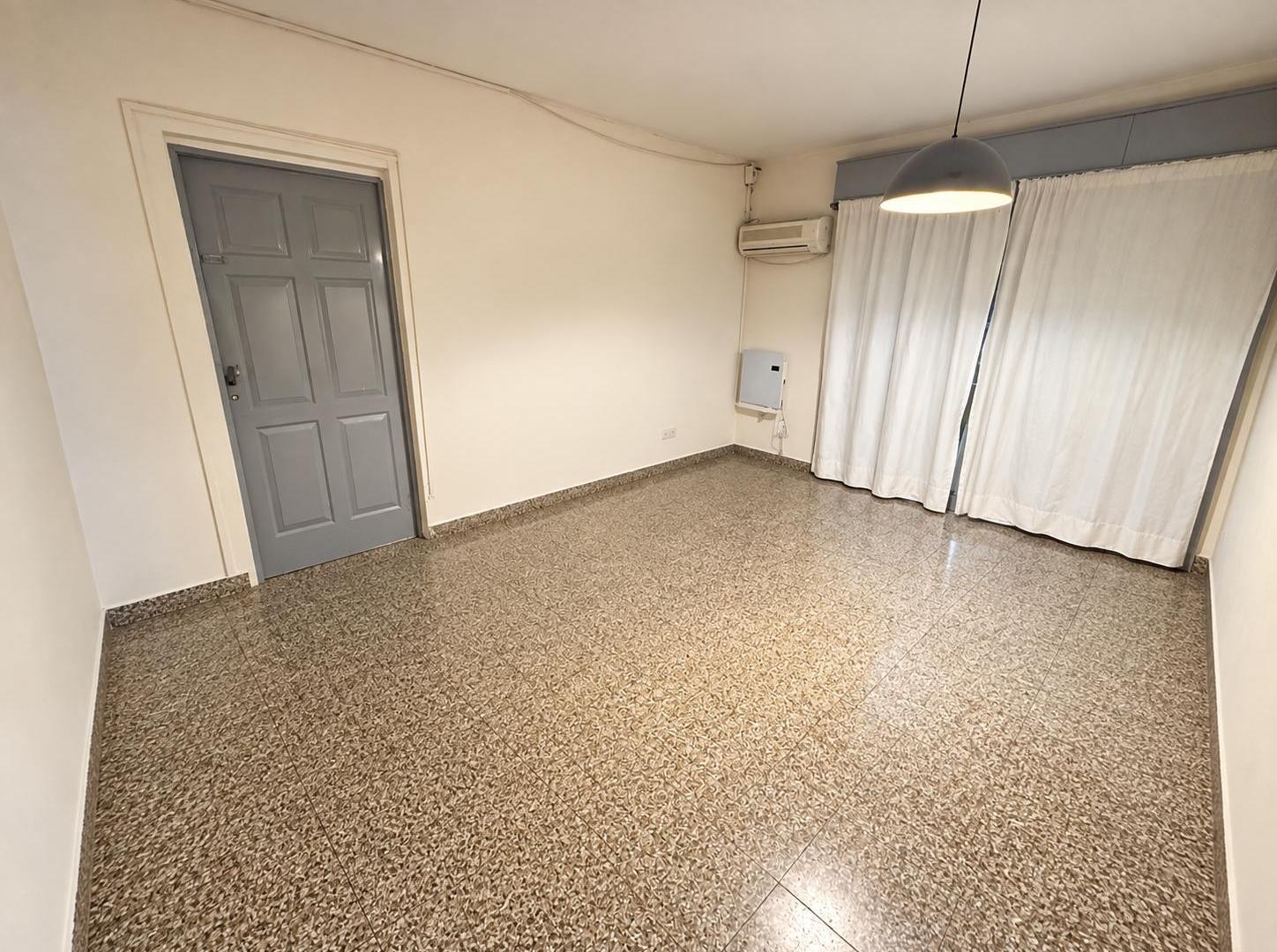 Foto de Casa desarrollada en dos plantas con local comercial en Belgrano, imagen 2