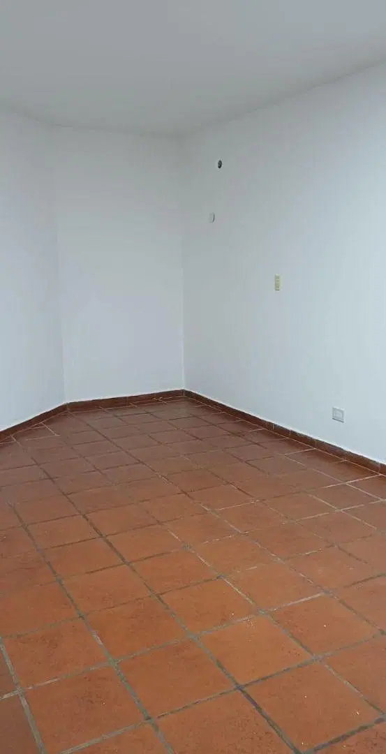ALQUILER CASA 1 DORMITORIO C/COCHERA LOS GIGANTES ANEXO 2
