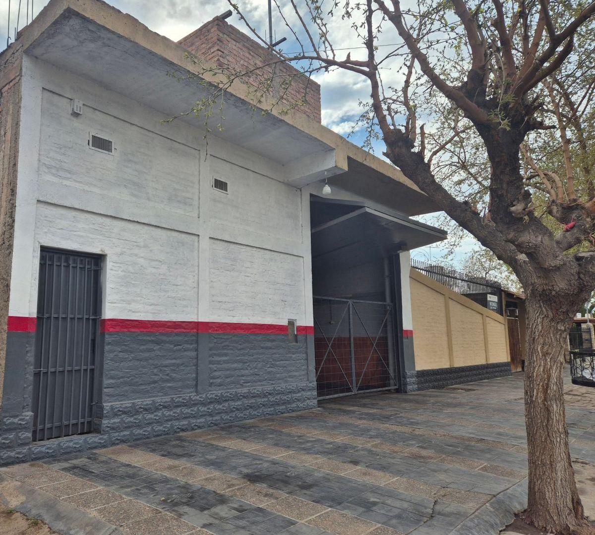 Foto de Casa con galpón y taller mecánico en venta – Las Heras, imagen 3