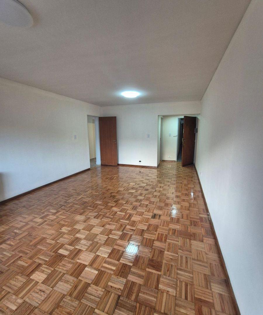 Foto de ALQUILER – AMPLIO DEPARTAMENTO DE 2 DORMITORIOS EN AV. MITRE 512, imagen 3