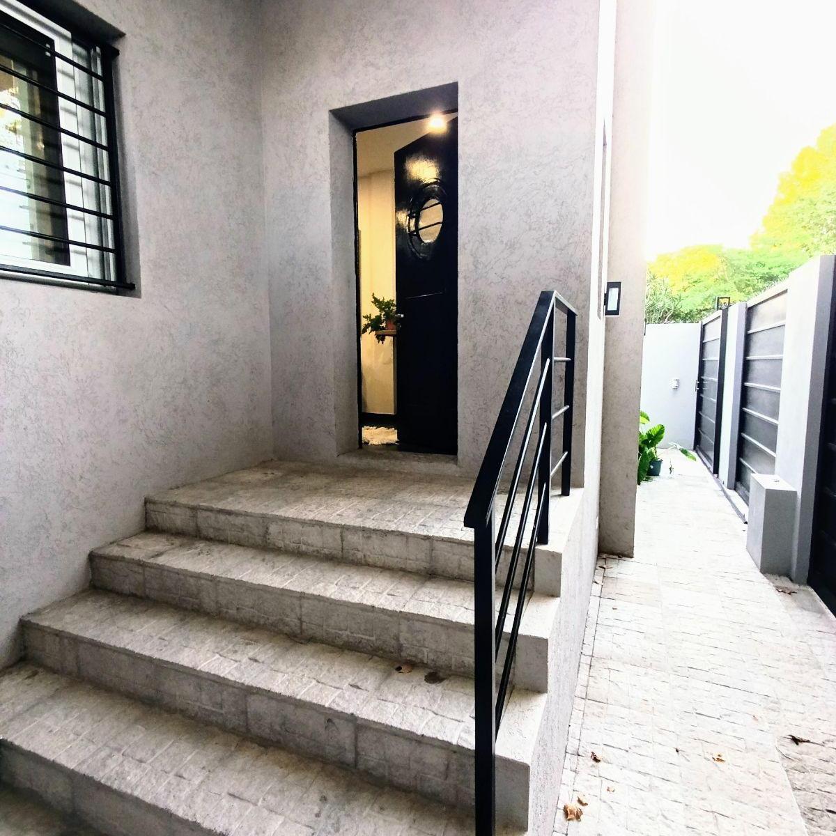 Venta o Alquiler de Casa a Estrenar. 4 Plantas, Full Amenities - Banfield O. 4
