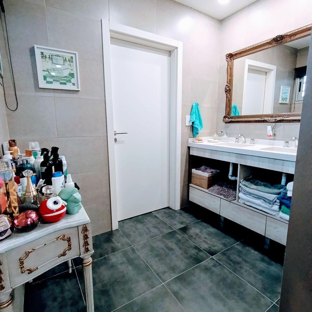Venta o Alquiler de Casa a Estrenar. 4 Plantas, Full Amenities - Banfield O. 4