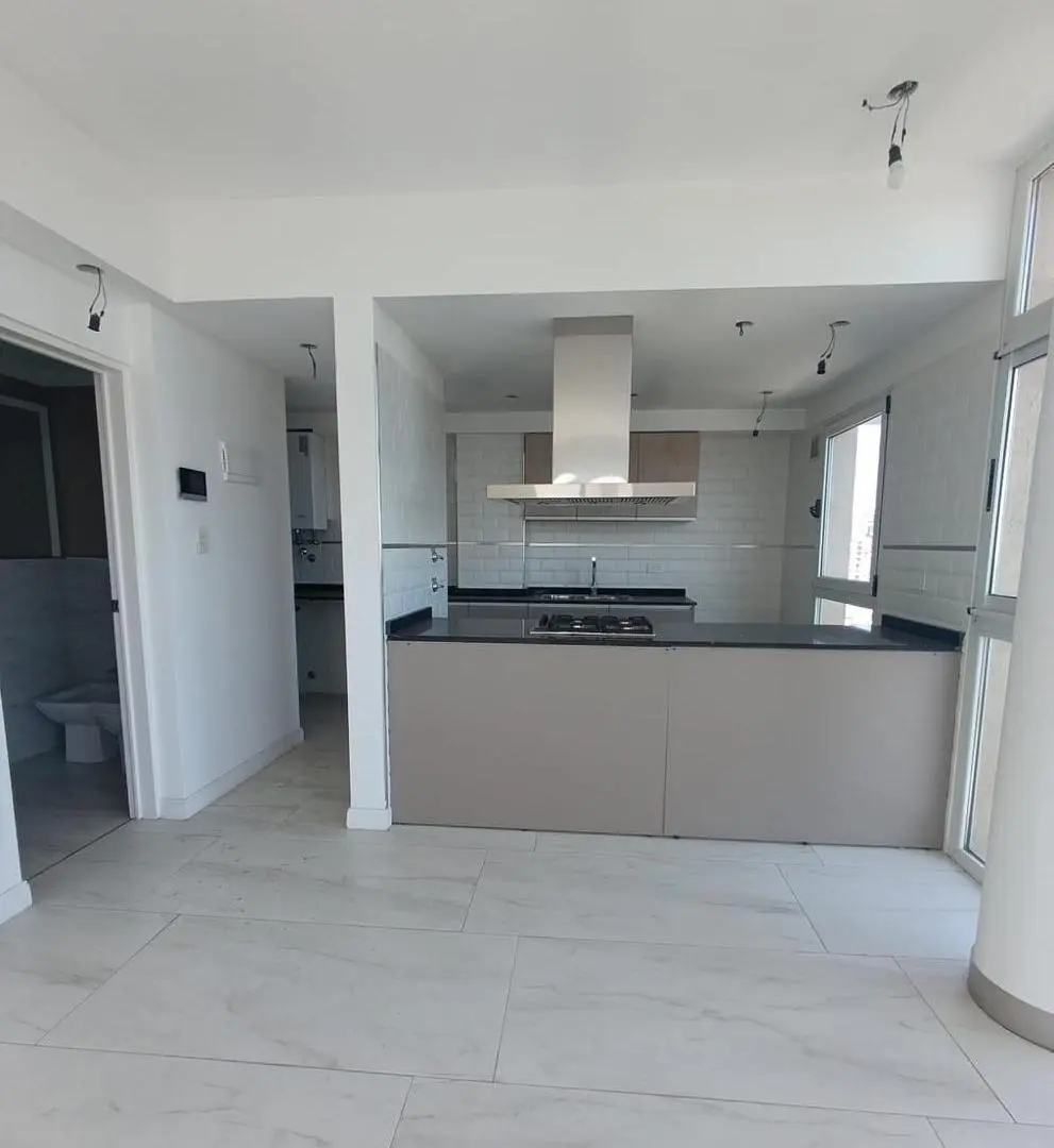 Departamento en venta. Piso a estrenar frente a la Playa Grigera. L de Zamora. 3