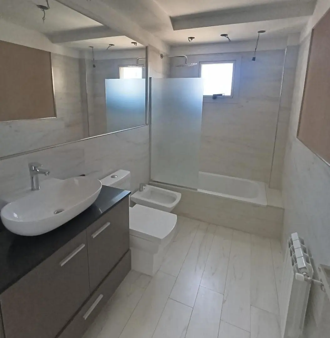 Departamento en venta. Piso a estrenar frente a la Playa Grigera. L de Zamora. 2