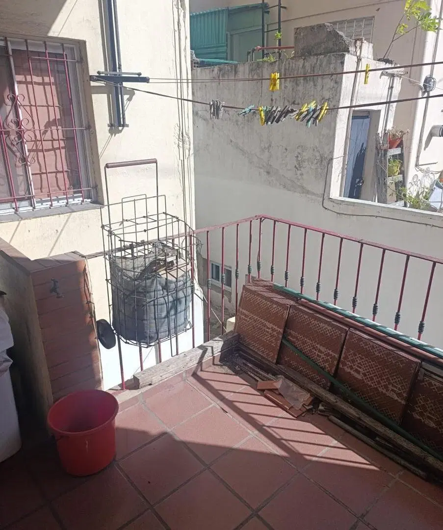 PH en venta. A refaccionar, gran oportunidad. Excelente ubicación Lanús O. 8