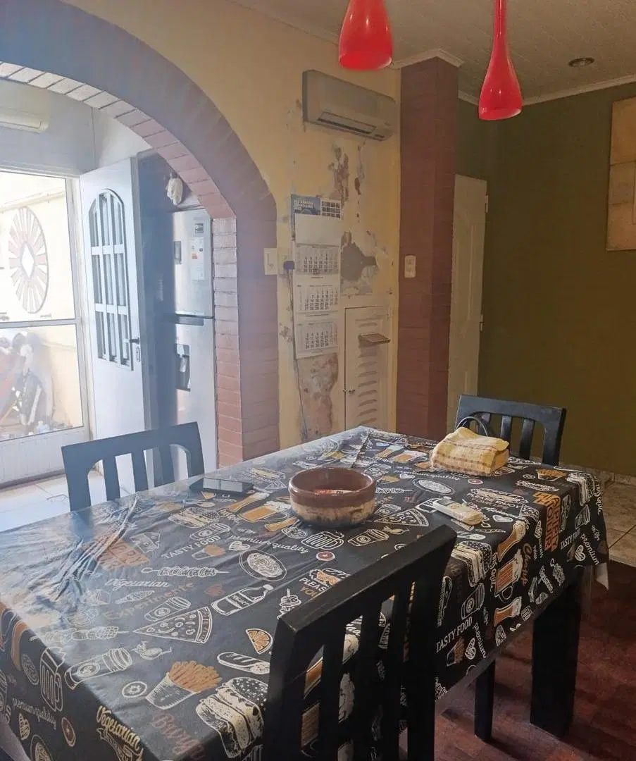 PH en venta. A refaccionar, gran oportunidad. Excelente ubicación Lanús O. 1