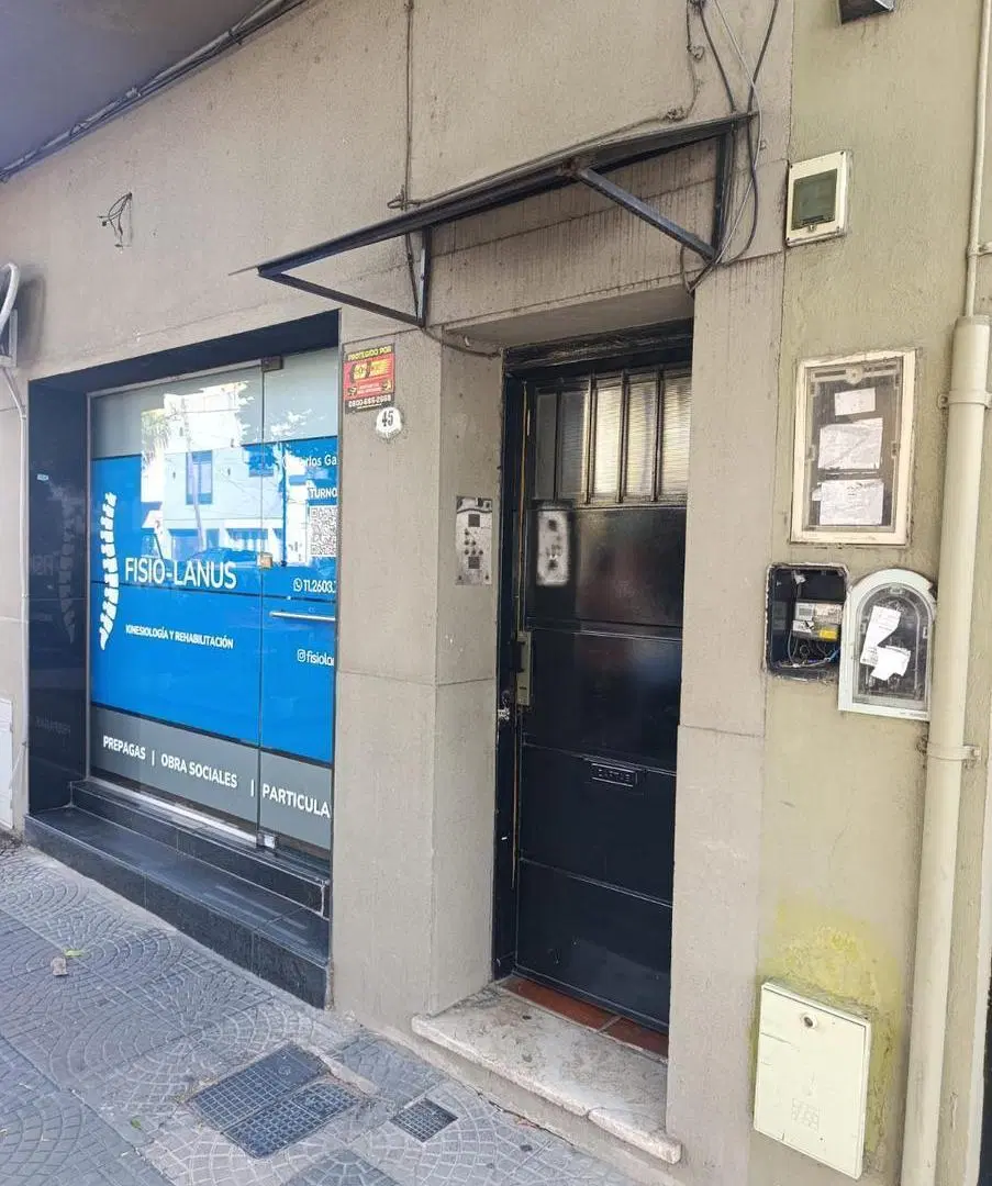 PH en venta. A refaccionar, gran oportunidad. Excelente ubicación Lanús O. 5