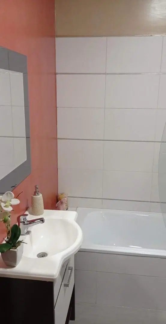 Departamento tipo casa en alquiler. Hermoso, con amenities y 2 cocheras. Complejo Las Cavas. Canning 5