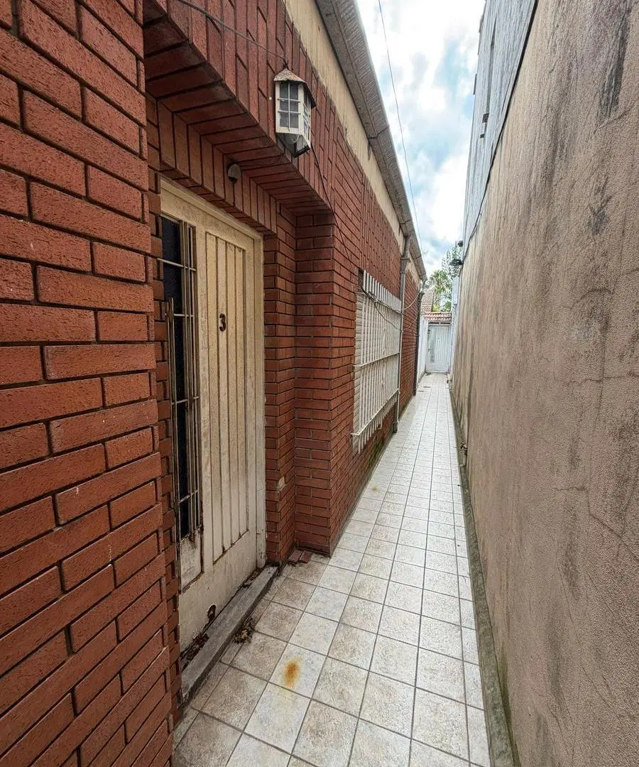 PH en Venta. Excelente ubicación. A Refaccionar, Oportunidad. Lomas Oeste. 2