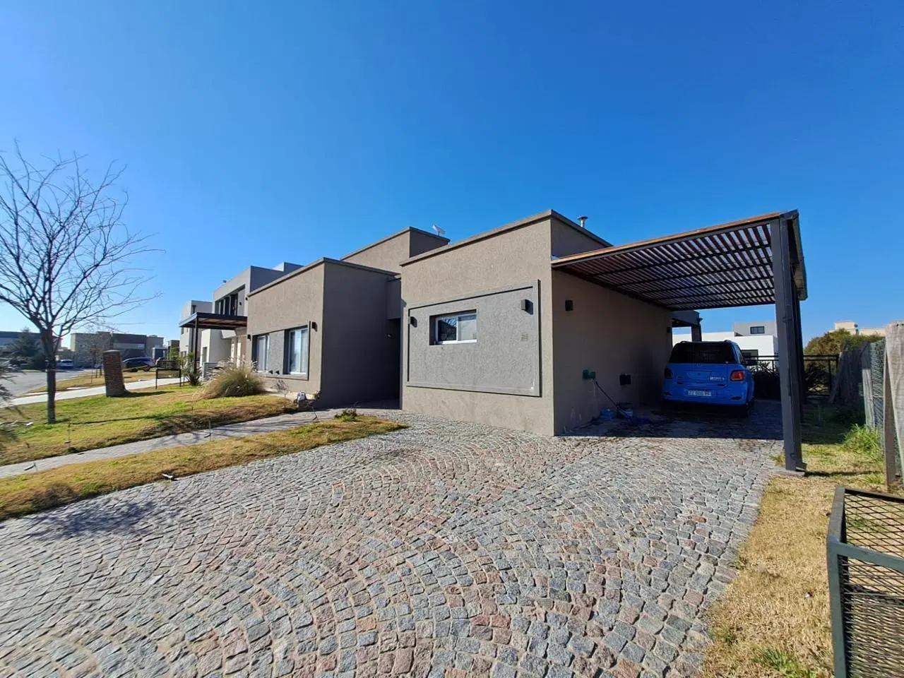 Casa en alquiler o venta. Impecable. Barrio Santa Inés 5