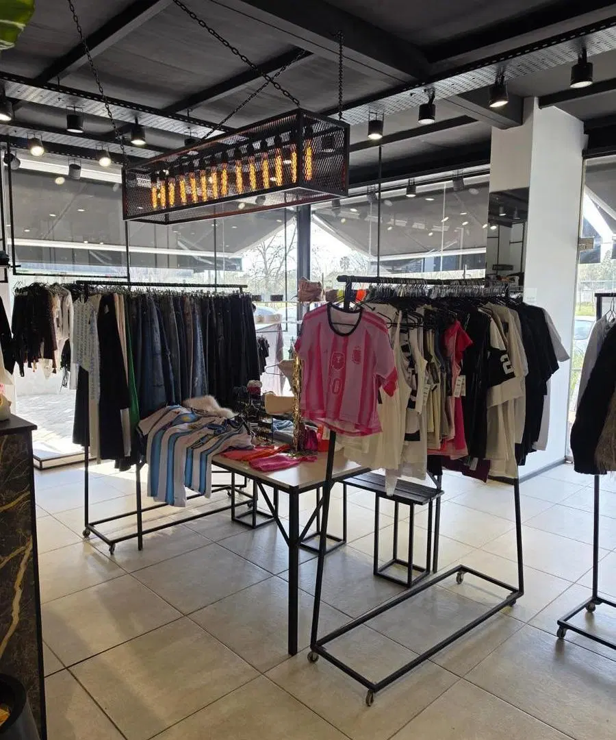 En venta o alquiler dos Locales unificados en Complejo comercial Sotavento Point, Canning (Ezeiza) 5