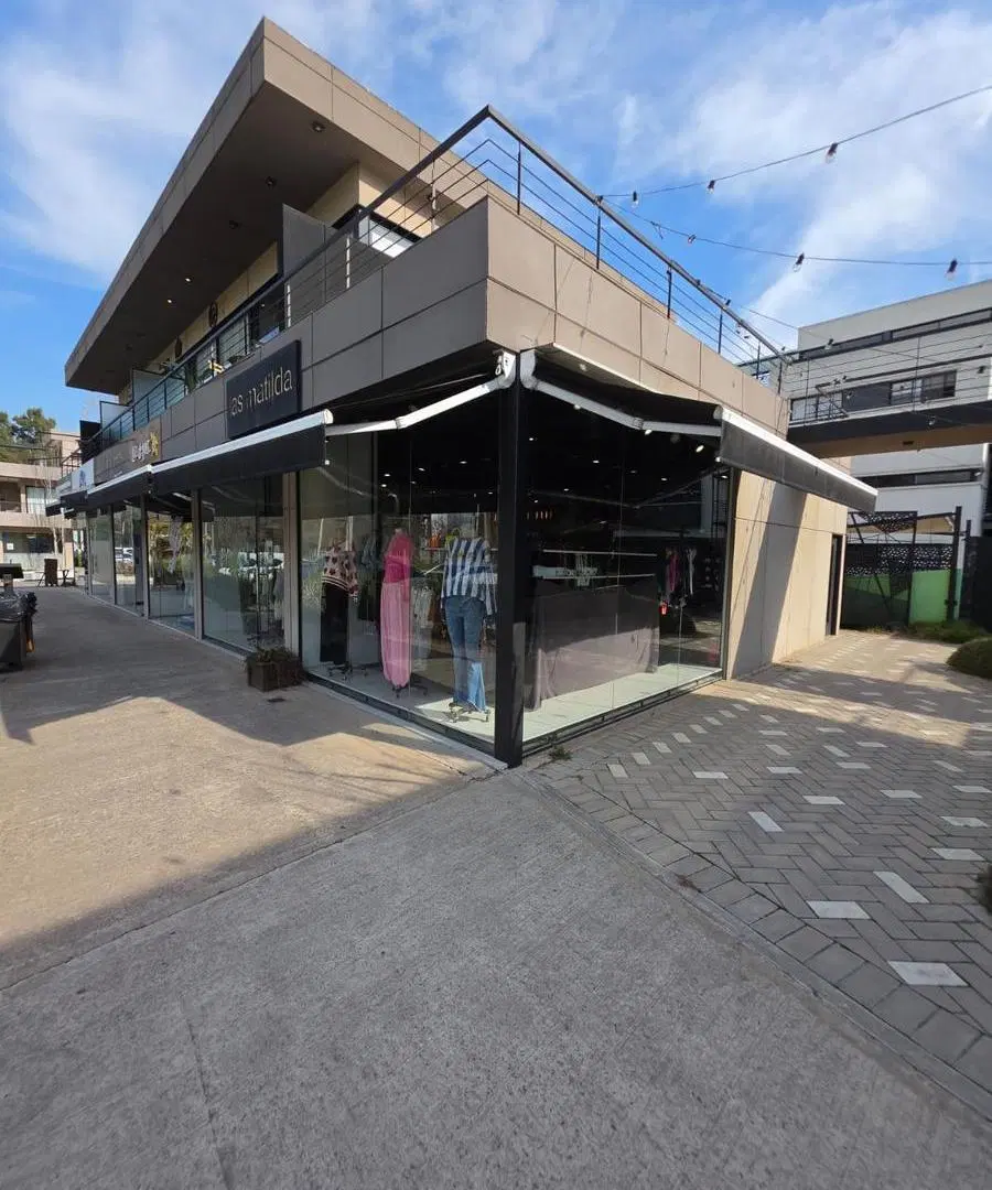 En venta o alquiler dos Locales unificados en Complejo comercial Sotavento Point, Canning (Ezeiza) 1