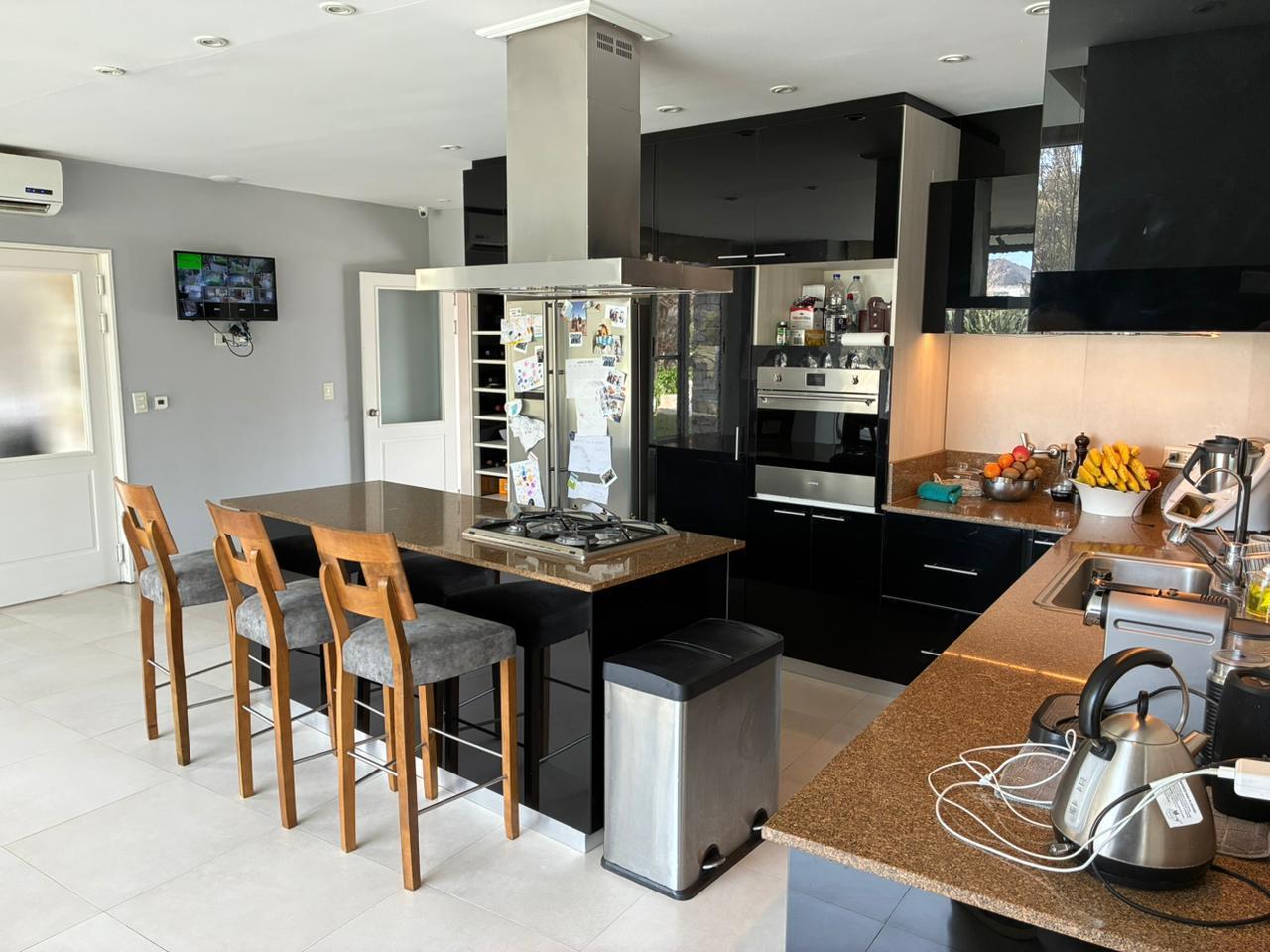 Foto de Casa en venta sobre el mejor corredor del Country. Doble lote, imagen 4