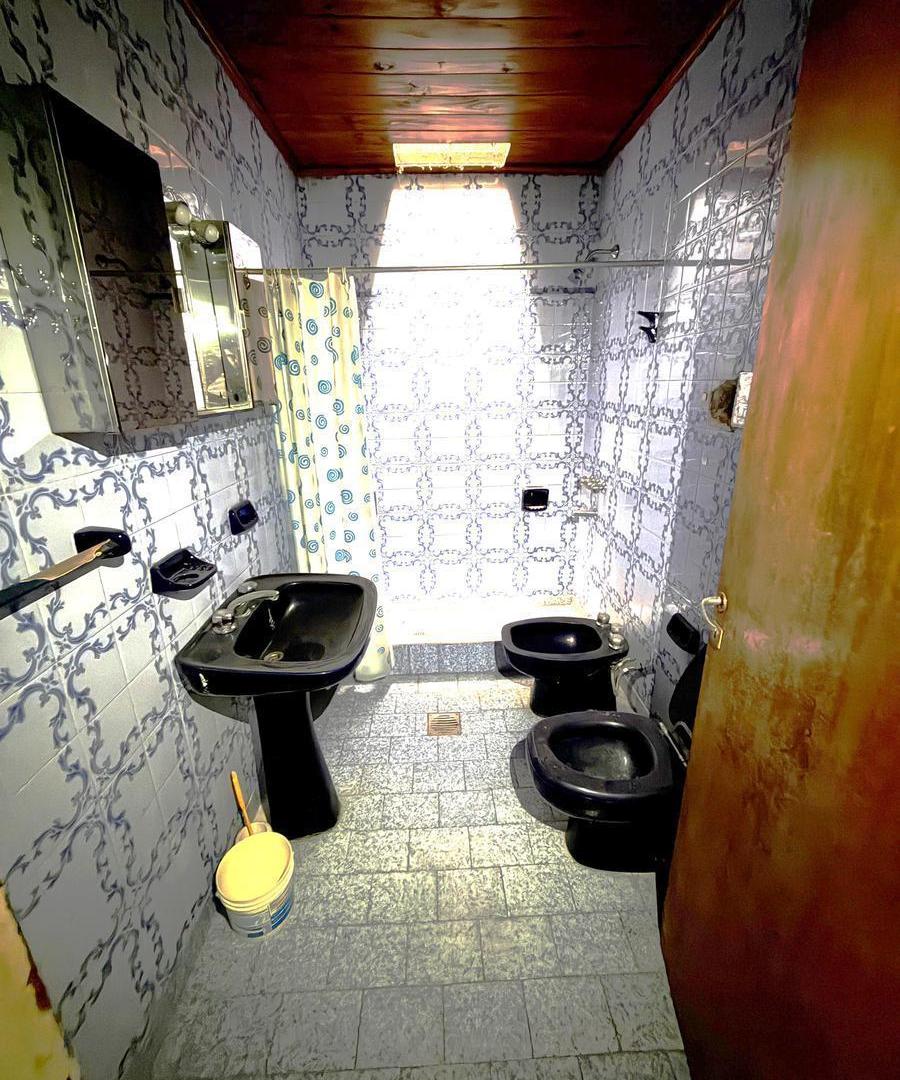 Foto de PH en Venta. Excelente ubicación. A Refaccionar, Oportunidad. Lomas, imagen 4