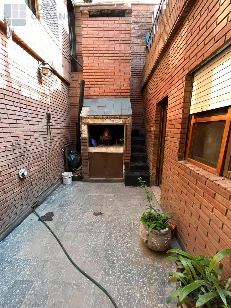 Casa en Barrio Pueyrredon en 2 Plantas 5