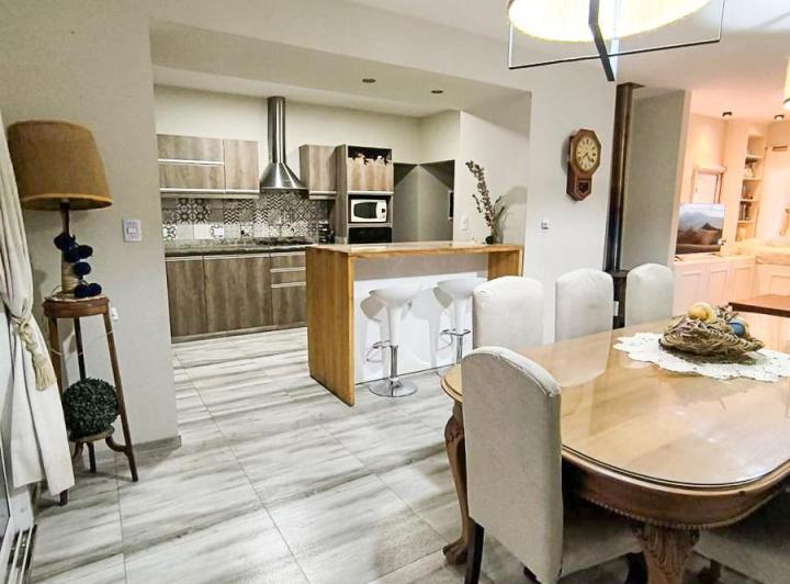 VENTA DE CASA EN BARRIO CERRADO LAS CORZUELAS. UNQUILLO. CORDOBA.- 1
