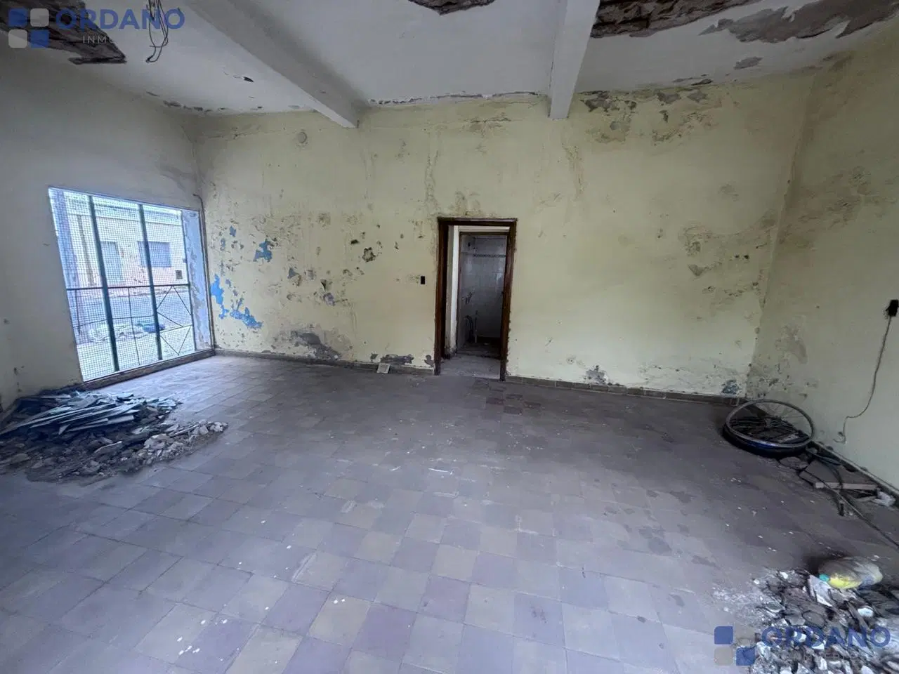 LOCAL Comercial en VENTA B° General Bustos 4