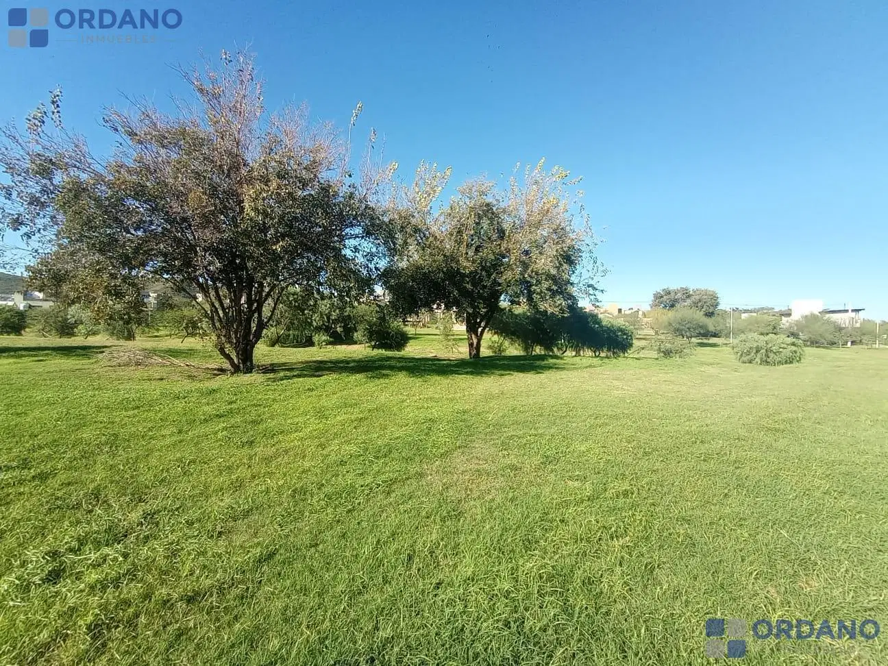 Terrenos contiguos en  country tejas 4 4