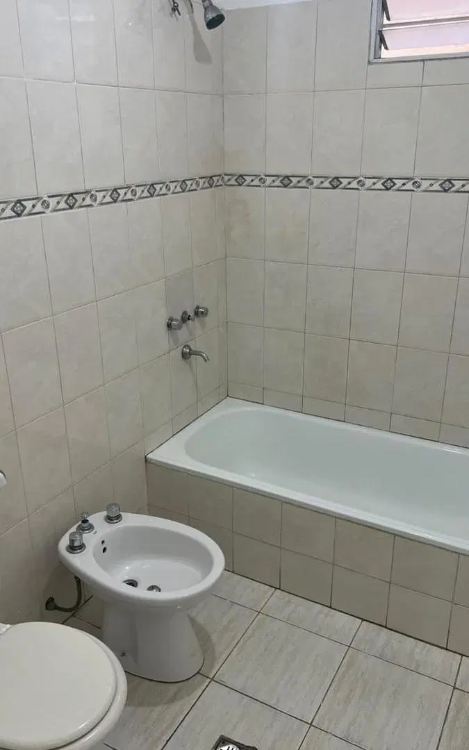 Casa en Alquiler 4dor. 1