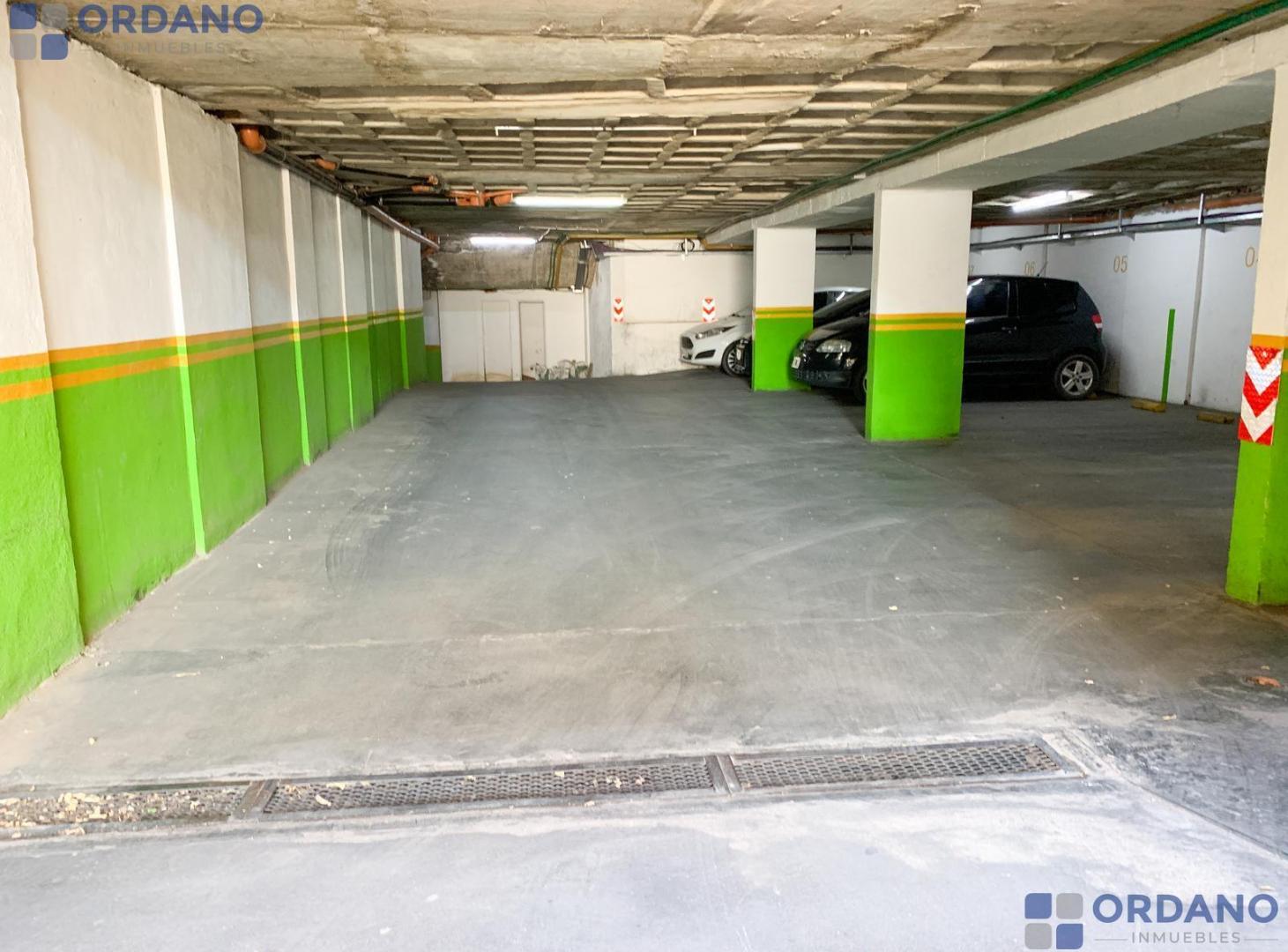 Foto de Cocheras CON ESCRITURA en venta Barrio Pueyrredon, imagen 2