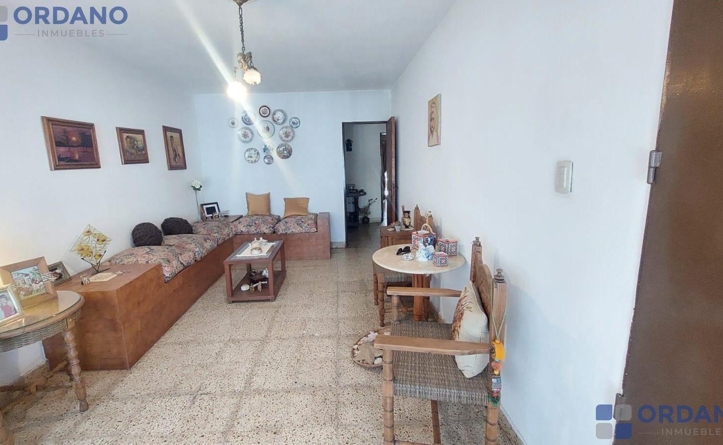 Foto de VENTA CASA 2 DORM COCHERA PATIO, imagen 2