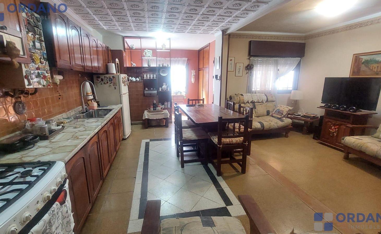 Foto de VENTA CASA 2 DORM COCHERA PATIO, imagen 3