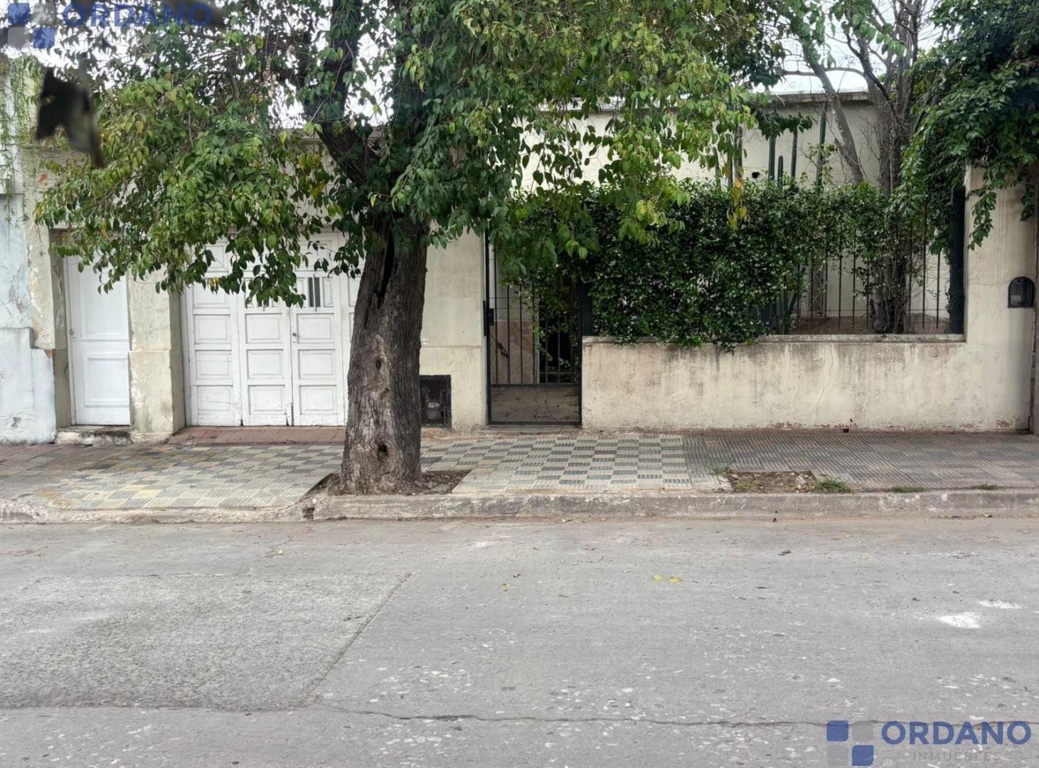 Foto de Casa en venta 3 dormitorios con patio NO APTO CREDITO B° PUEYRREDON, imagen 3