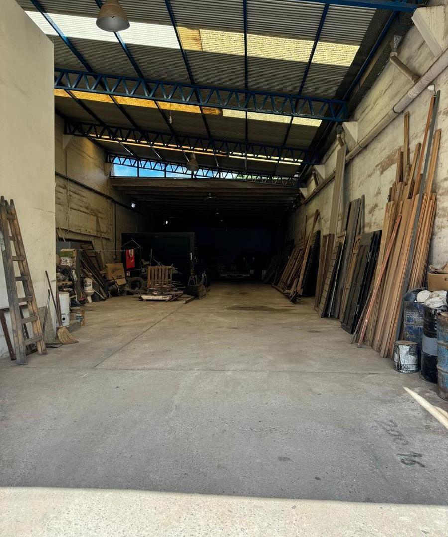 Foto de VENTA DE GALPON EN VILLA AZALAIS A UNA CUADRDA DE AV CAPDEVILA. CORDOBA., imagen 5