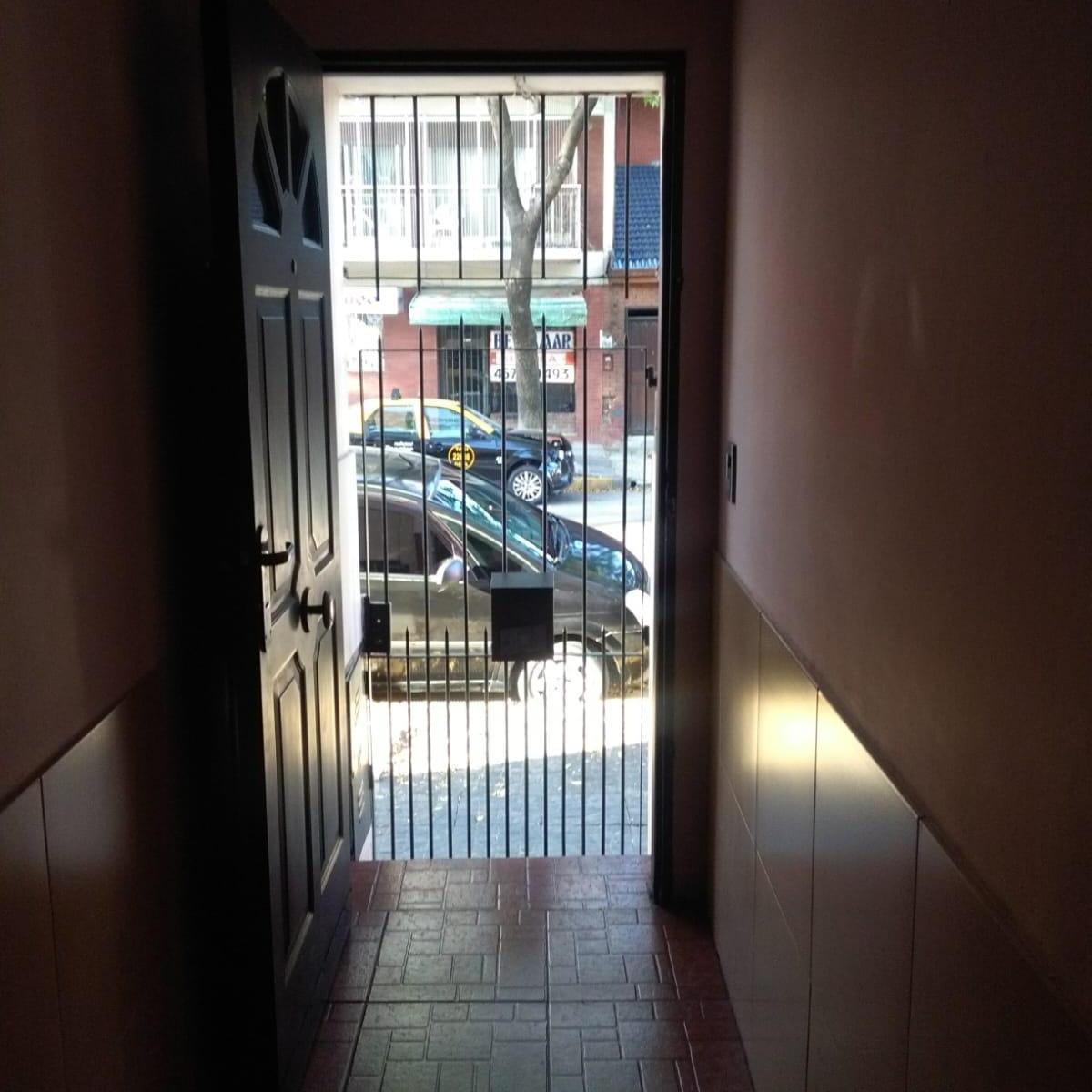 Venta. Casa 4 Ambientes. Patio. Terraza C/quincho. Velez Sarfield. 1