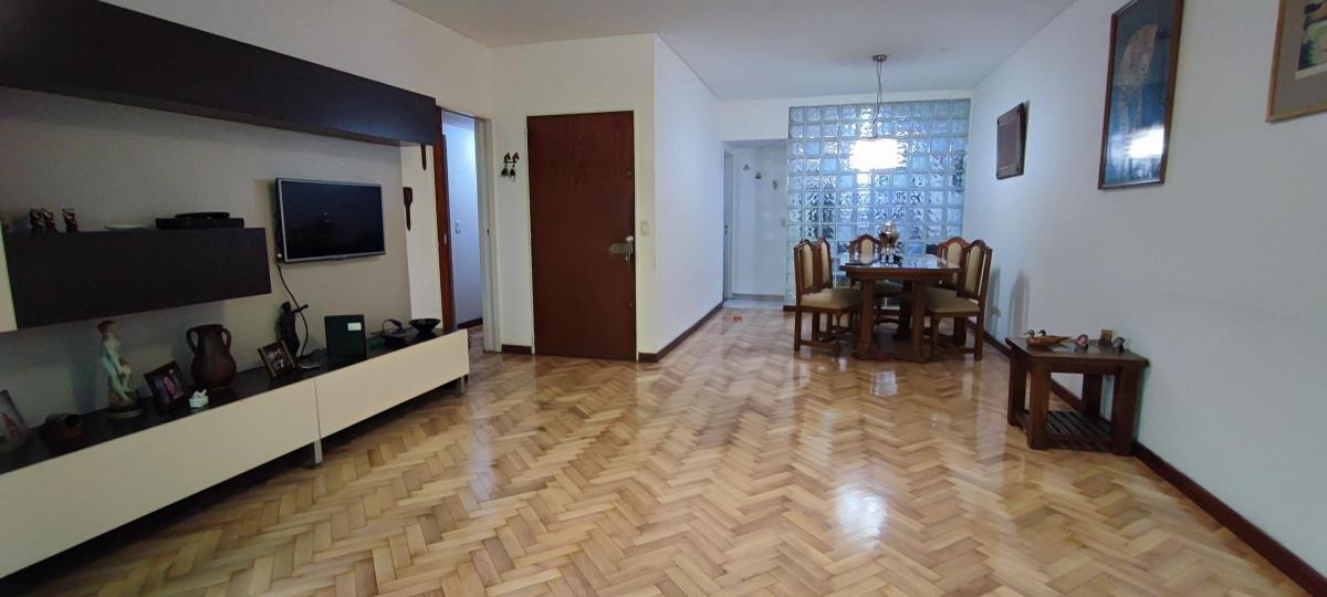 Departamento Semipiso 4 Ambientes con dep. Baulera. Guarda Coche. Colegiales