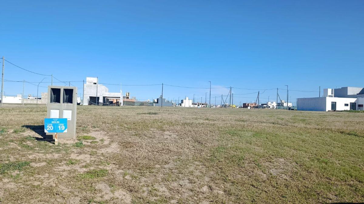 Foto de Terreno 405 m2 venta - Campos de Manantiales, imagen 4