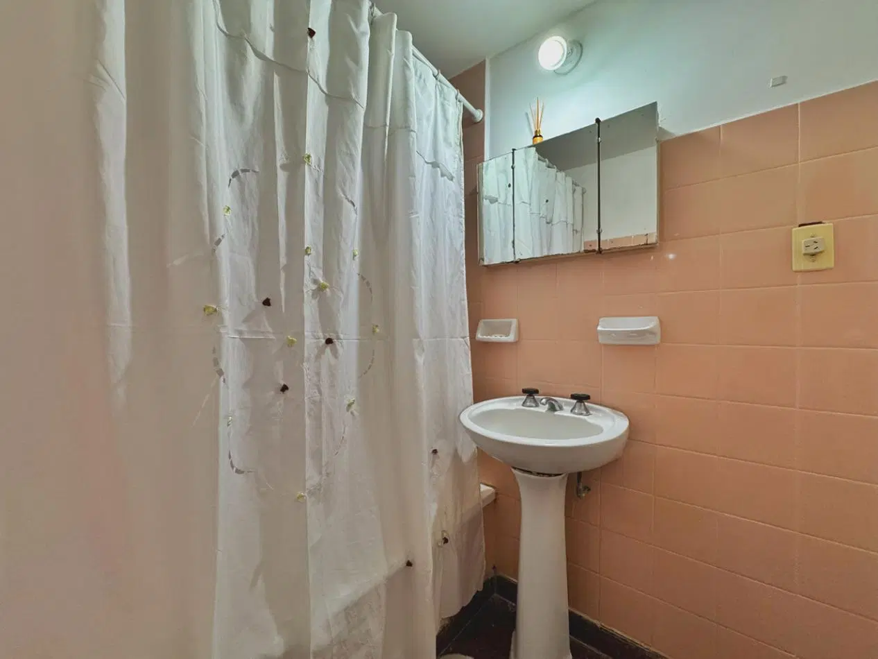 1  DORMITORIO - ZONA CENTRO 8