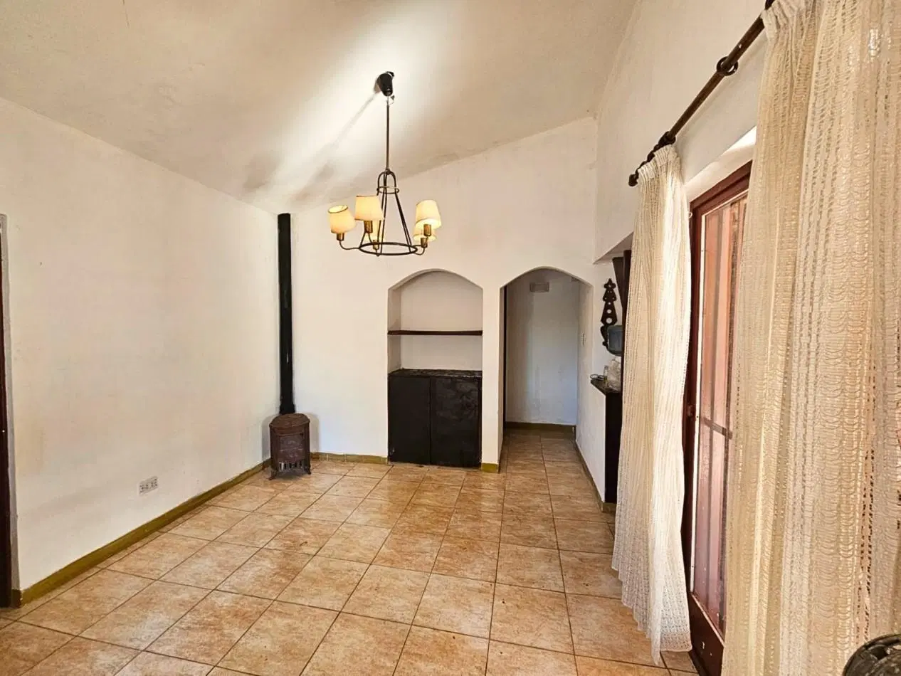 CASA CON PILETA - FUNES 3