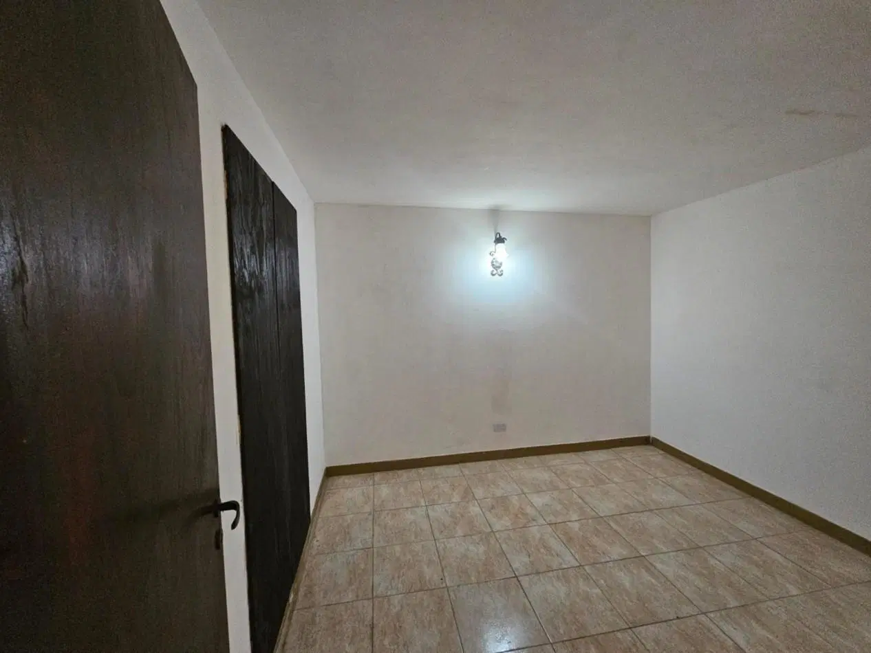 CASA CON PILETA - FUNES 2