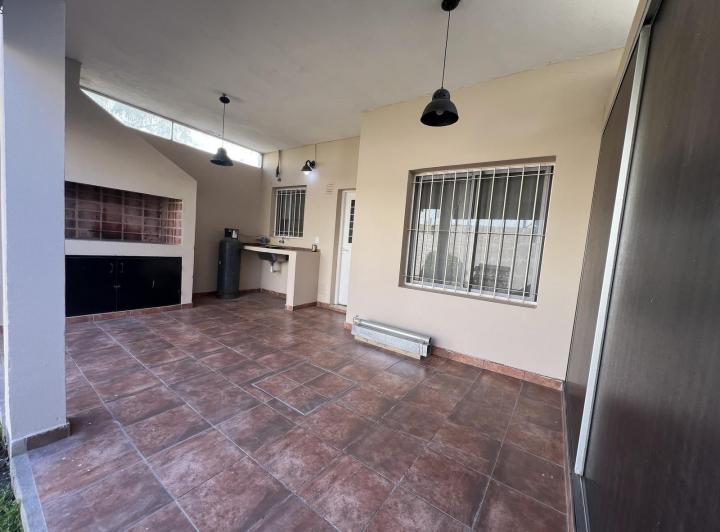 Alquiler Casa 2 Dormitorios – Altos de La Calera, a metros del Parque Icardi 2