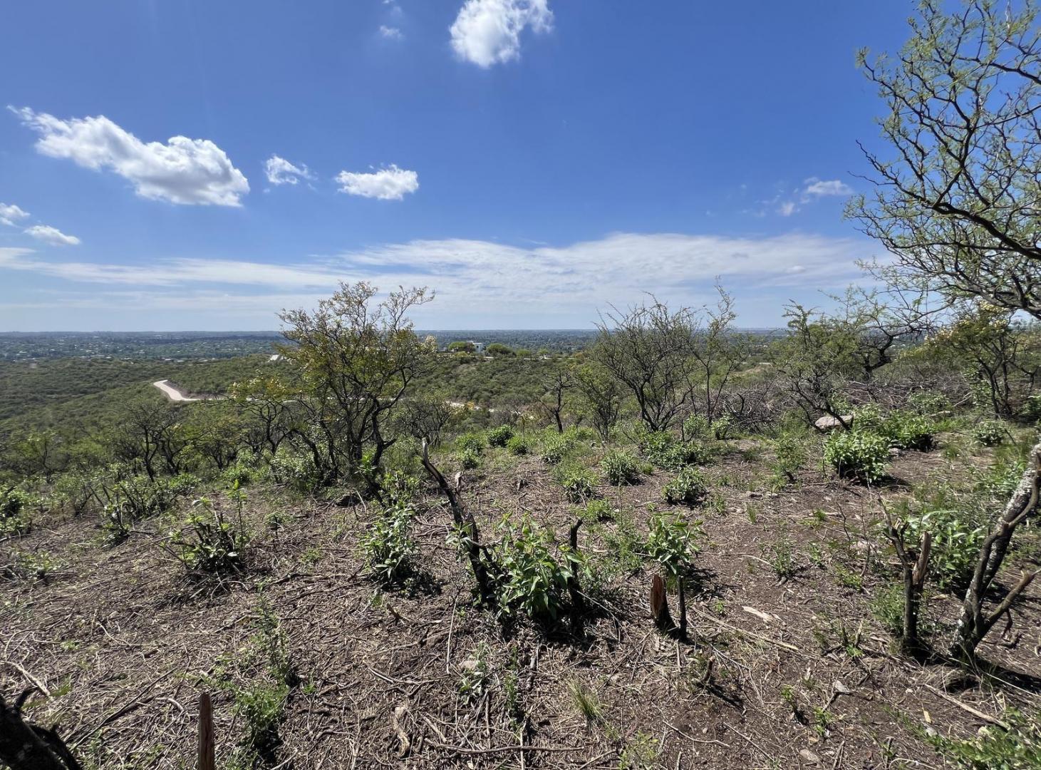 Lotes con vistas dominantes en Vistas de la Deseada – La Calera