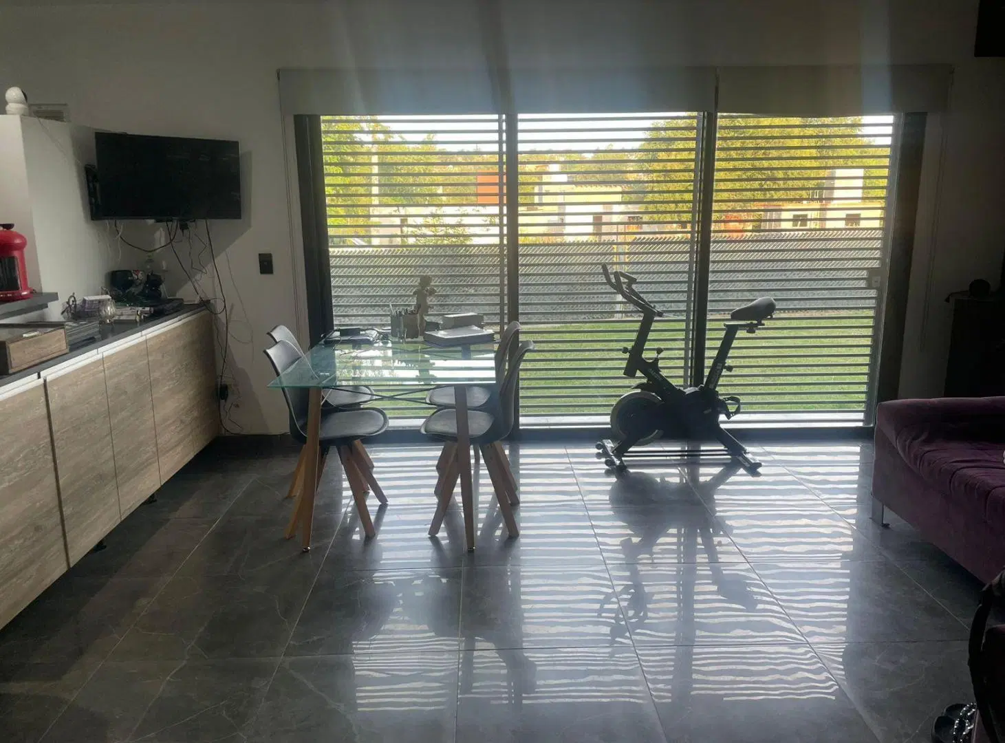 En venta casa con domótica y gran parque en villa carlos paz 2