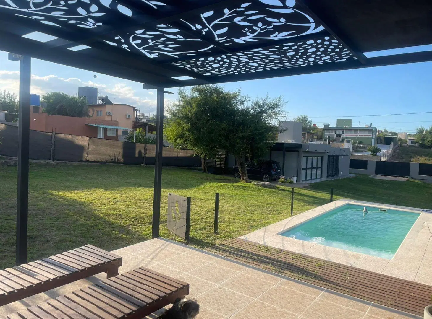 En venta casa con domótica y gran parque en villa carlos paz 1