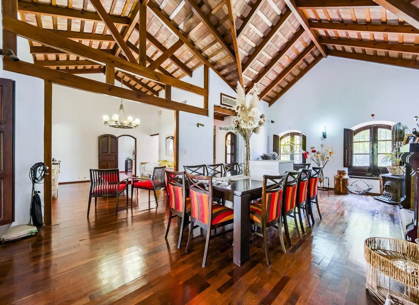 Casa en alquiler | Uso comercial | Villa Belgrano | 476 m² cubiertos | 1.570 m² de terreno 3